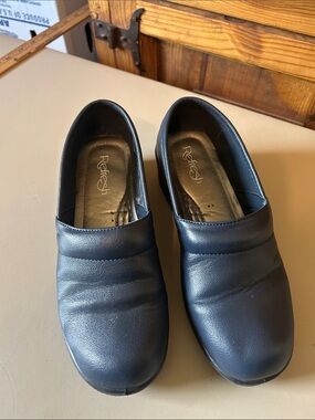 Refresh Navy Women's Slip-On Clogs